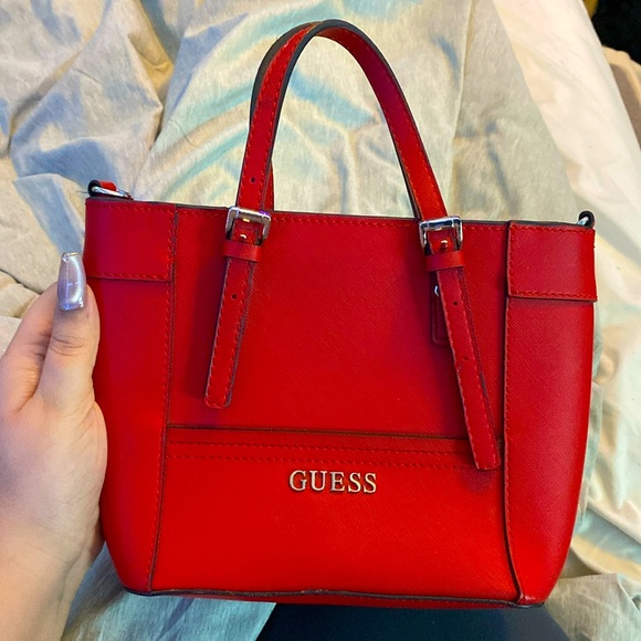 Guess mini red purse - Picture 1 of 3